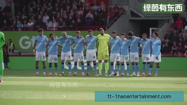 多俱乐部集团汇率影响：转会成本与财务风险
