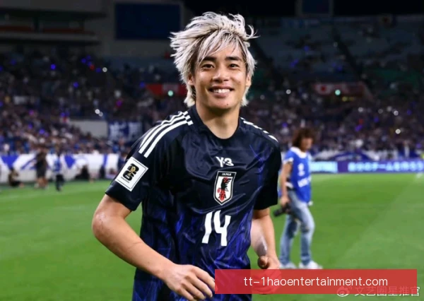 伊东纯也的下底传中 日本队边路进攻的关键一环